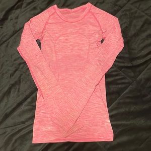 Long sleeve swiftly tech shirt size 4